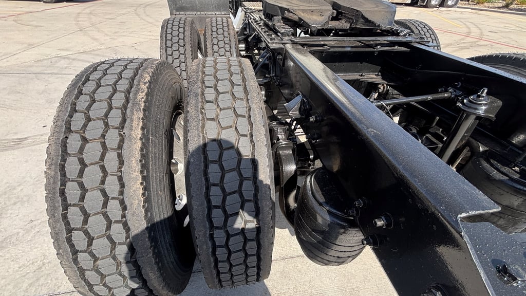 2023 Kenworth T680 in El Paso, TX — photo 7