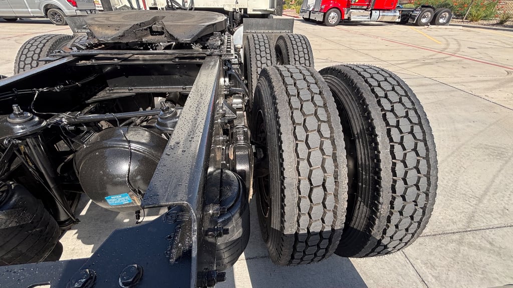 2023 Kenworth T680 in El Paso, TX — photo 8