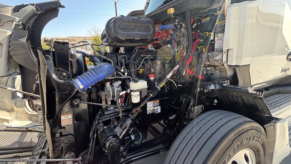2023 Kenworth T680 in El Paso, TX — photo 6