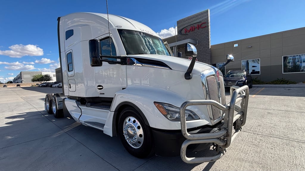 2023 Kenworth T680 in El Paso, TX