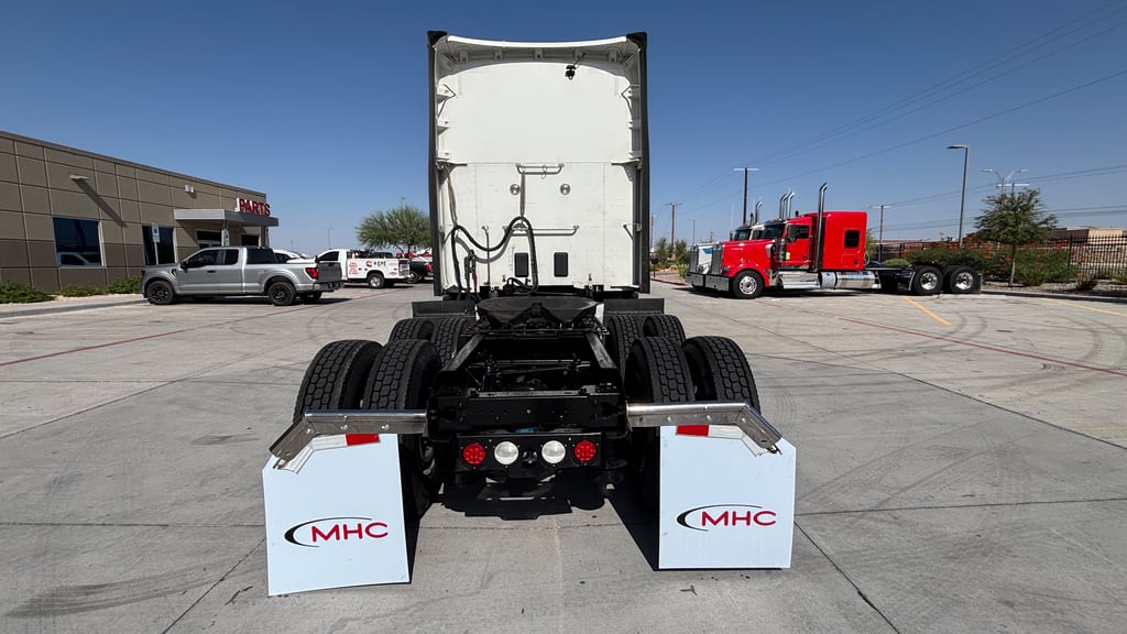 2023 Kenworth T680 in El Paso, TX — photo 5