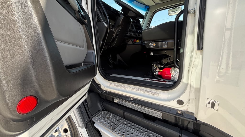 2023 Kenworth T680 in El Paso, TX — photo 7