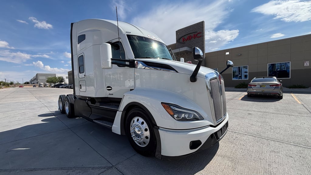 2023 Kenworth T680 in El Paso, TX