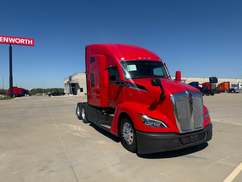 2023 Kenworth T680 in Fort Worth, TX