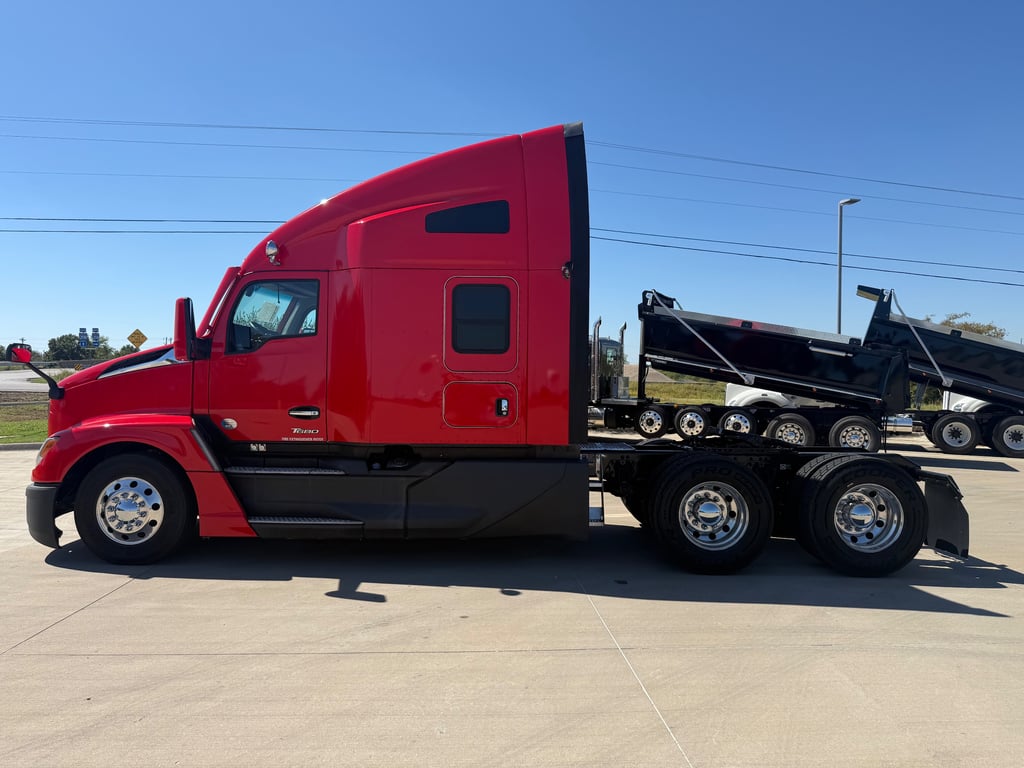 2023 Kenworth T680 in Fort Worth, TX — photo 6