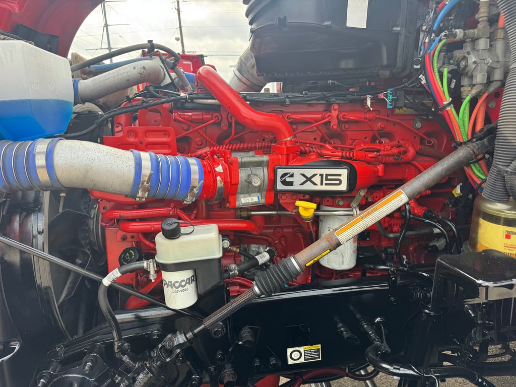 2023 Kenworth T680 in Cedar Rapids, IA — photo 6