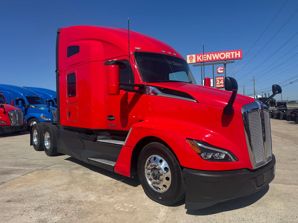 2023 Kenworth T680 in Cedar Rapids, IA