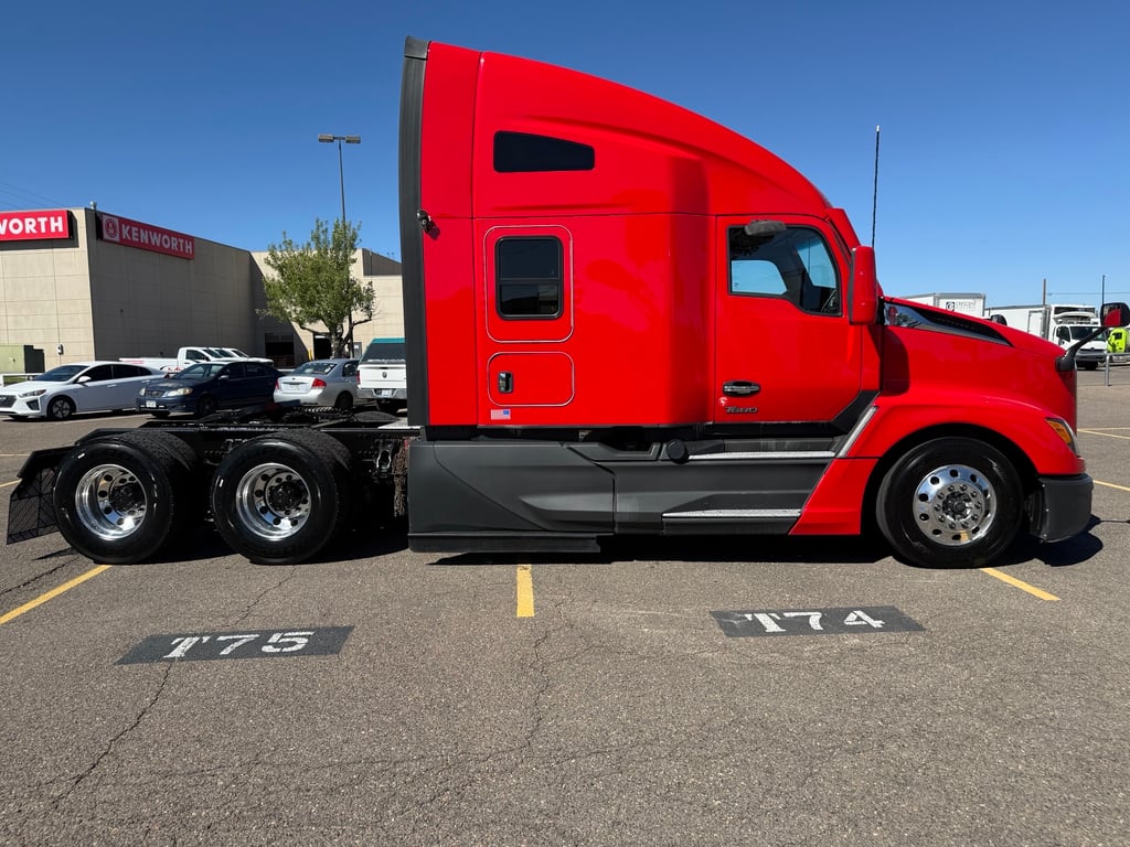 2023 Kenworth T680 in Denver, CO — photo 4