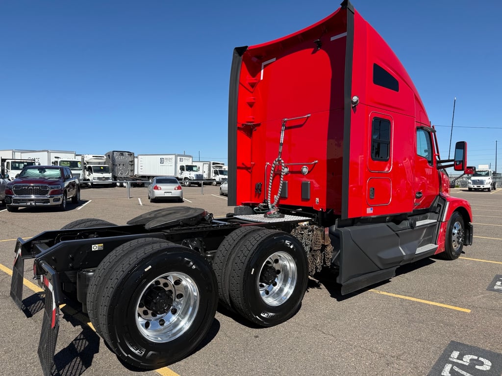 2023 Kenworth T680 in Denver, CO — photo 5