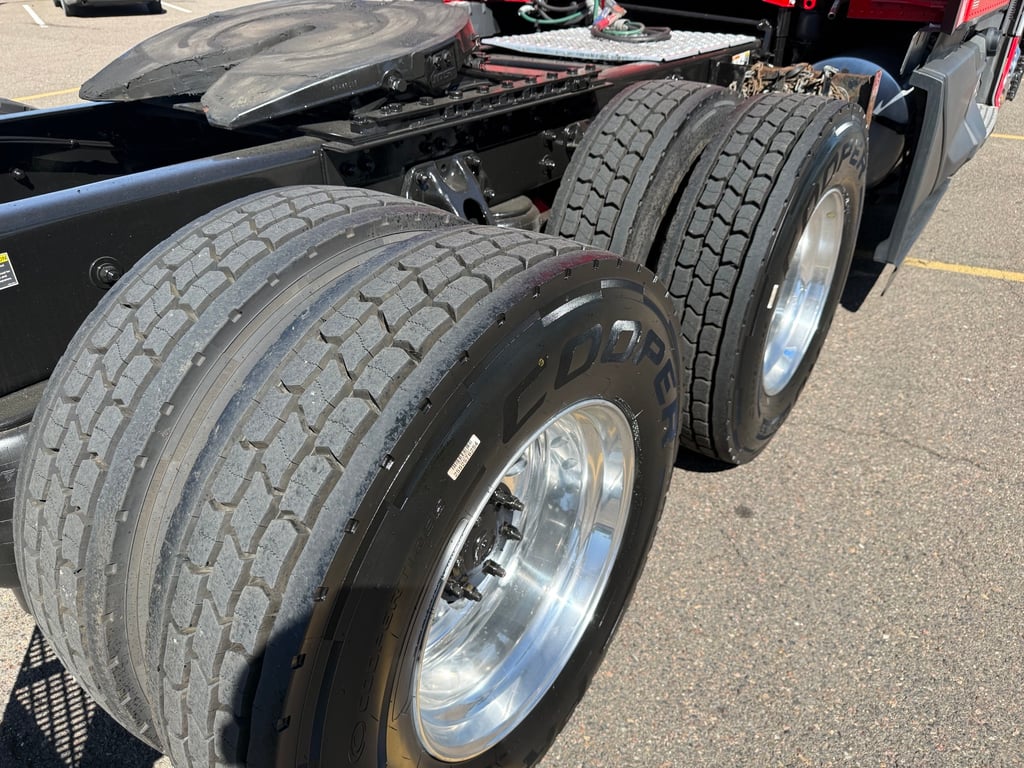 2023 Kenworth T680 in Denver, CO — photo 6