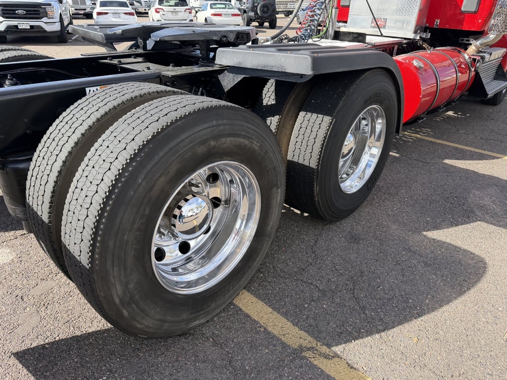 2020 Kenworth T880 in Denver, CO — photo 4