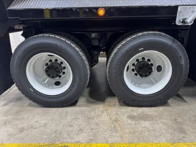 2027 Kenworth T880 in El Paso, TX — photo 3