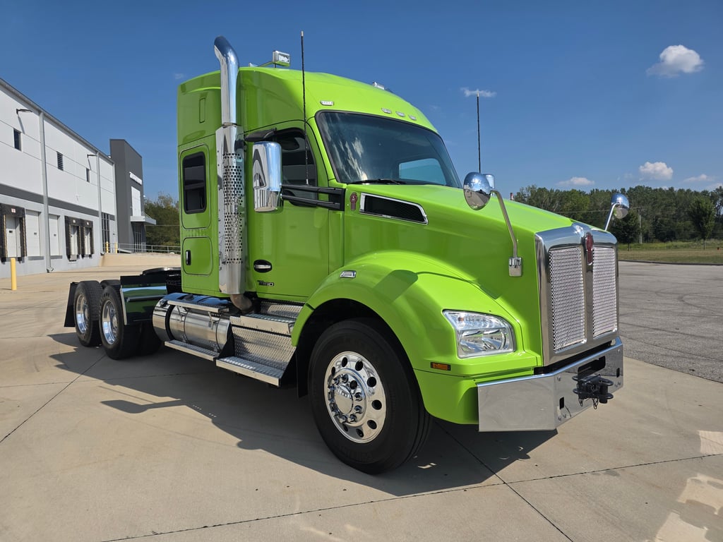 2022 Kenworth T880 in Kansas City, MO — photo 3