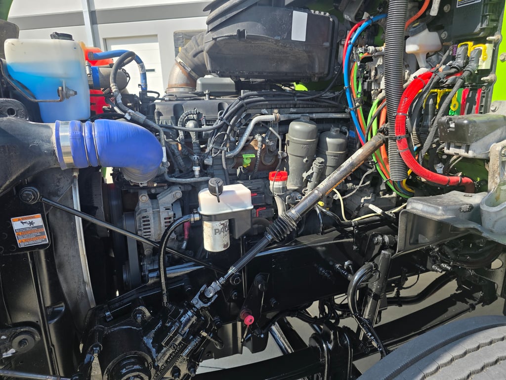2022 Kenworth T880 in Kansas City, MO — photo 8