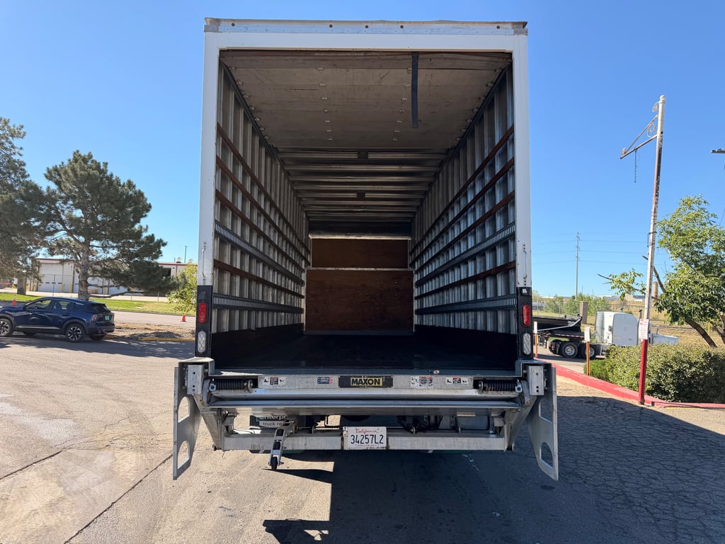 2019 International 4300 in Denver, CO — photo 3