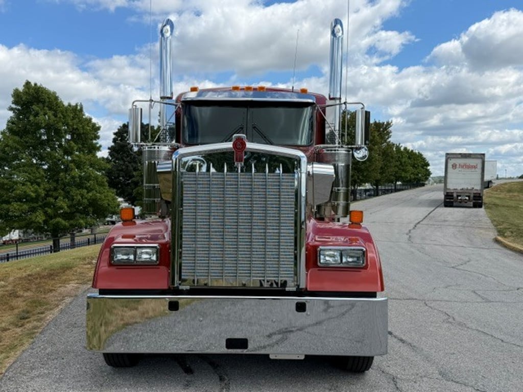 2027 Kenworth W900 in Springfield, MO — photo 7
