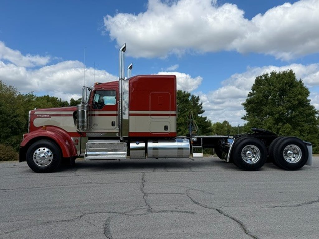 2027 Kenworth W900 in Springfield, MO — photo 8