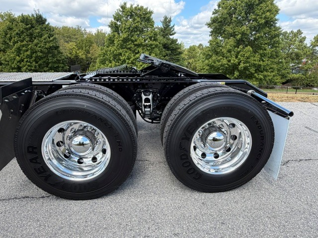 2027 Kenworth W900 in Springfield, MO — photo 4