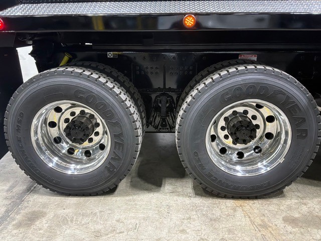 2027 Kenworth T880 in Clinton, NC — photo 3