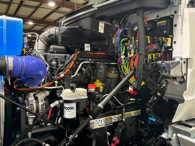 2027 Kenworth T880 in Clinton, NC — photo 5