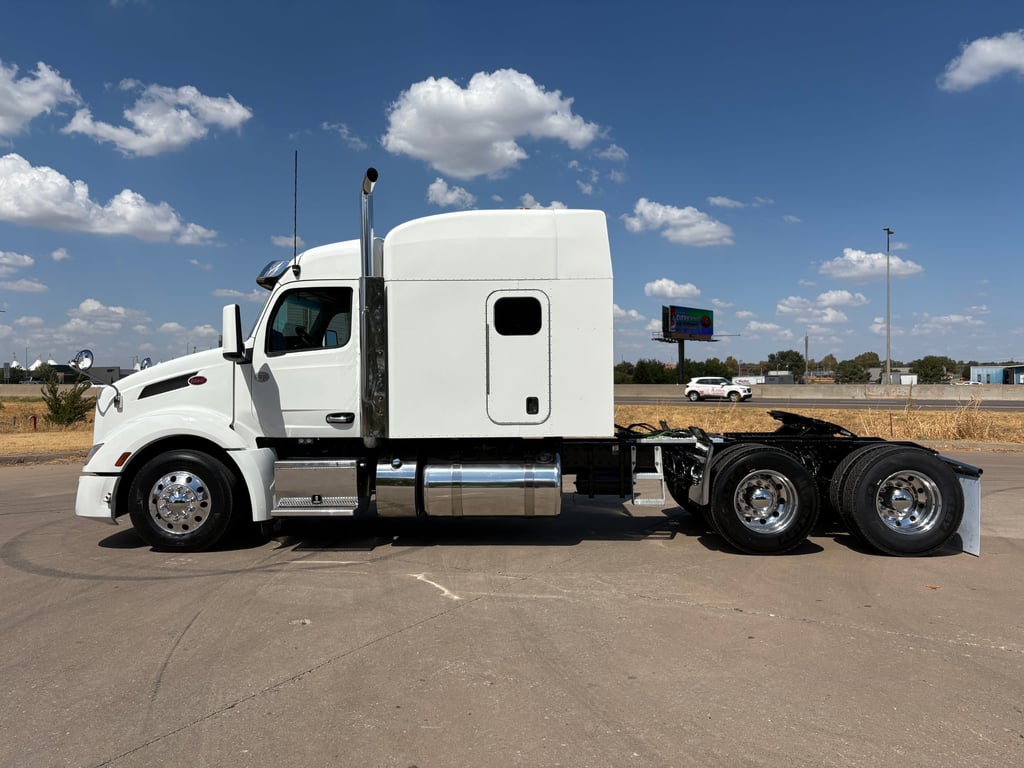 2022 Peterbilt 579 in Oklahoma City, OK — photo 8