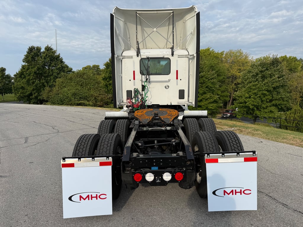 2022 Kenworth T680 in Springfield, MO — photo 5