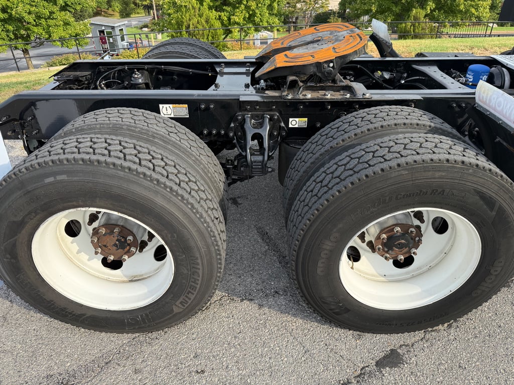 2022 Kenworth T680 in Springfield, MO — photo 4