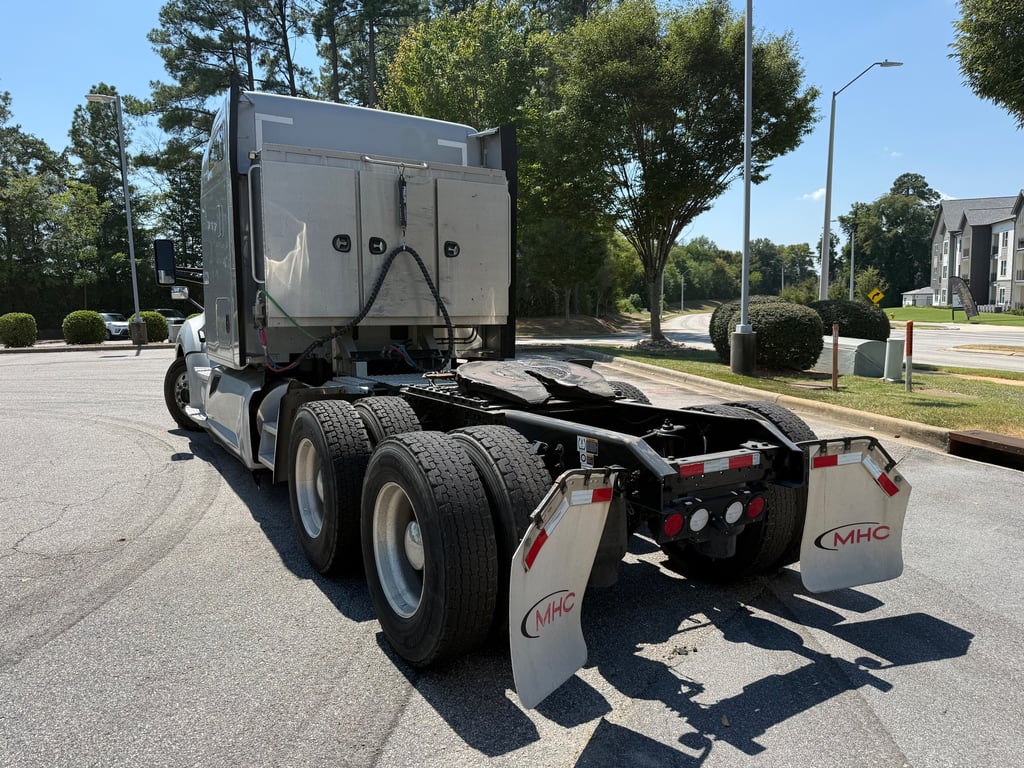 2021 Kenworth T680 in Raleigh, NC — photo 7