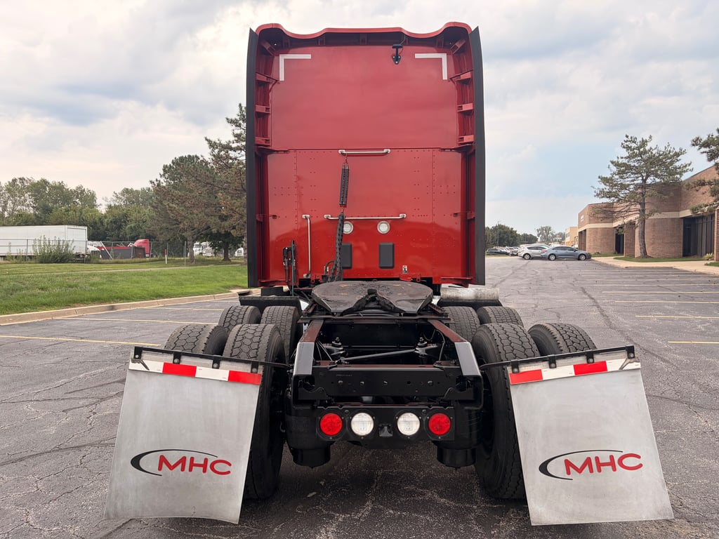 2022 Kenworth T680 in Kansas City, MO — photo 8