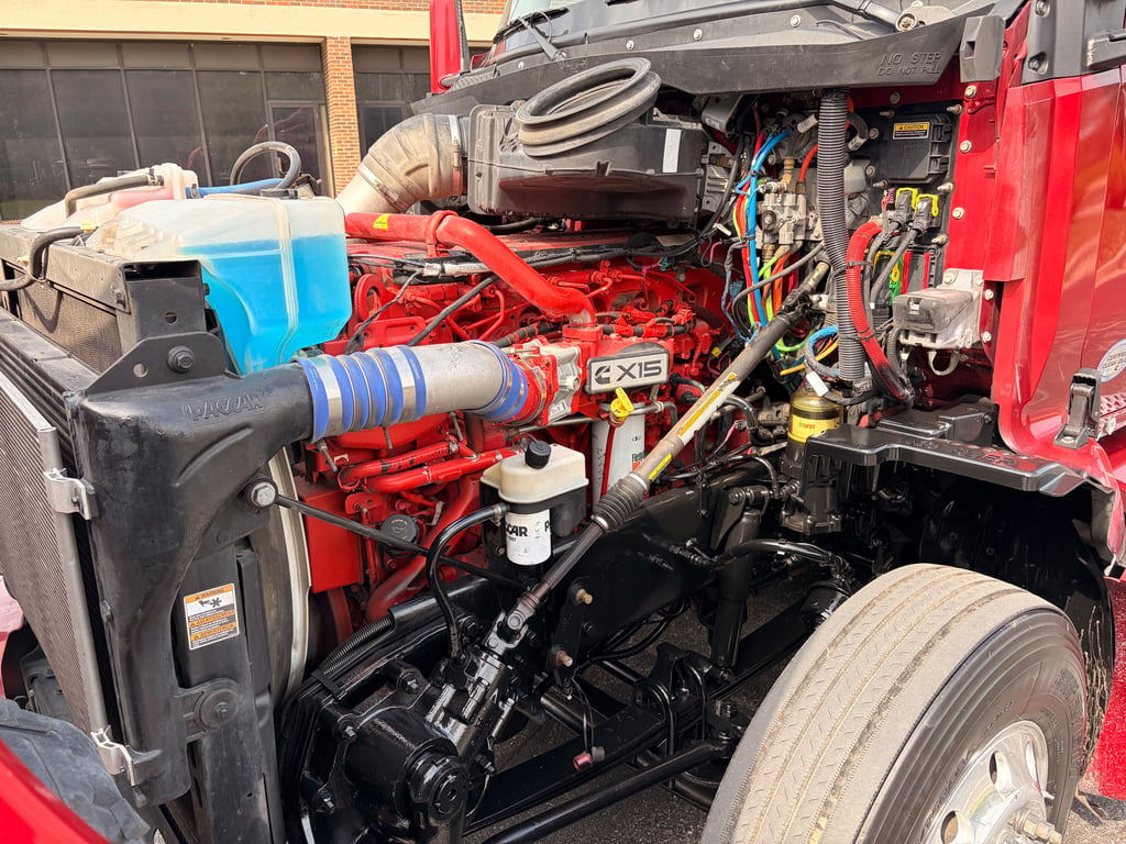 2022 Kenworth T680 in Kansas City, MO — photo 4