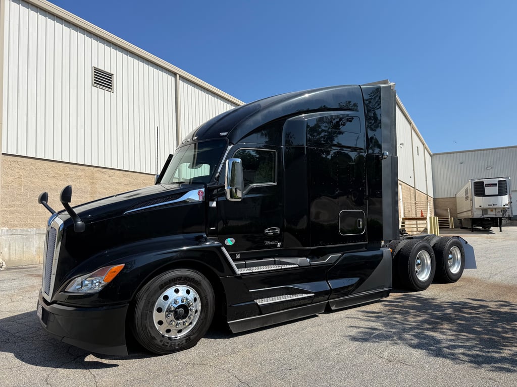2023 Kenworth T680 in Raleigh, NC — photo 3