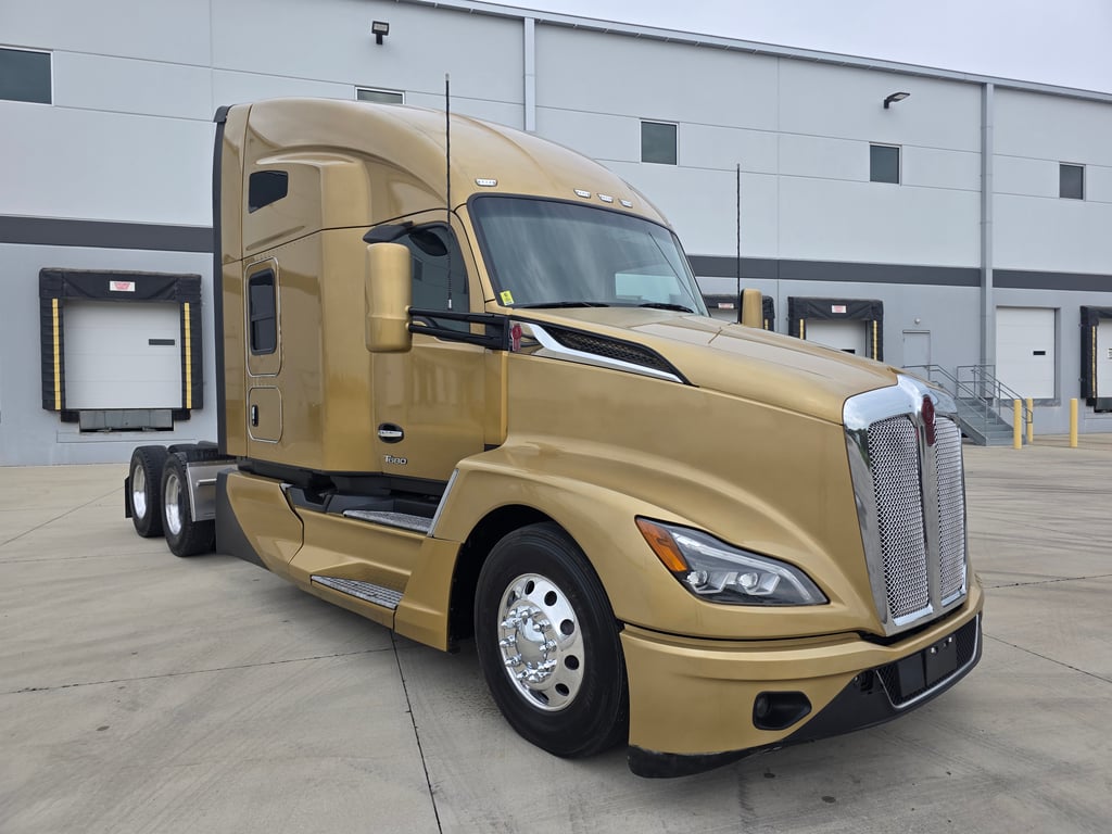 2023 Kenworth T680 in Kansas City, MO