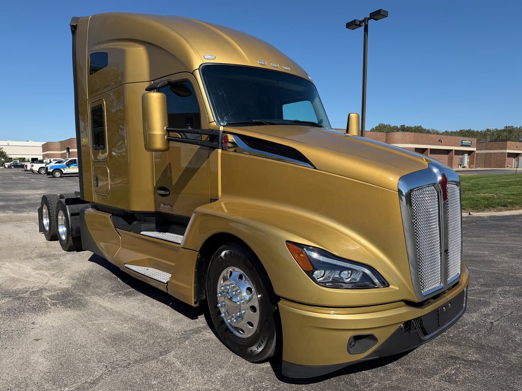 2023 Kenworth T680 in Kansas City, MO