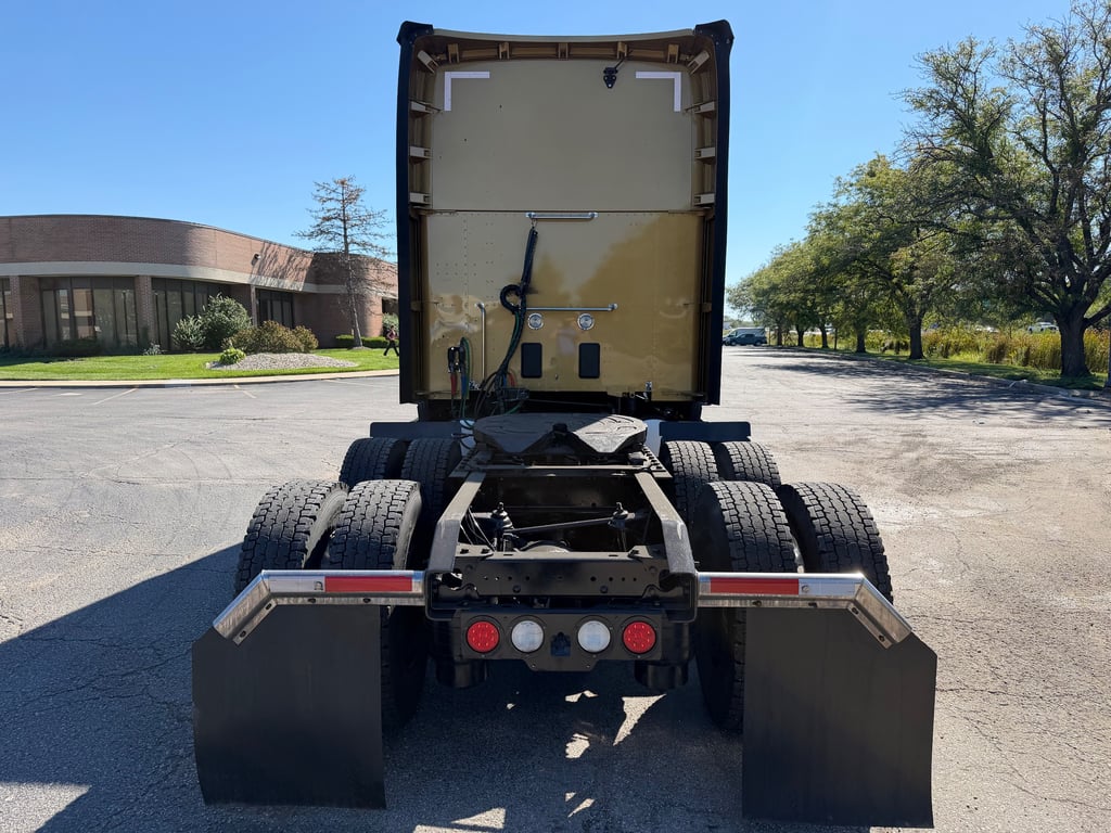 2023 Kenworth T680 in Kansas City, MO — photo 7