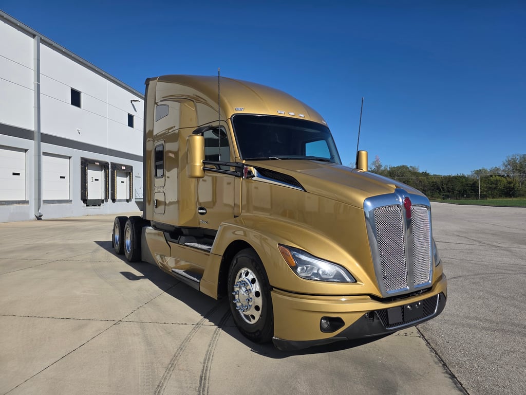 2023 Kenworth T680 in Kansas City, MO
