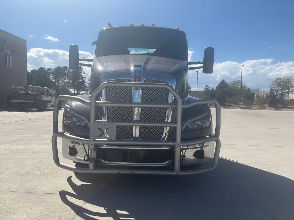 2024 Kenworth T680 in Denver, CO — photo 5