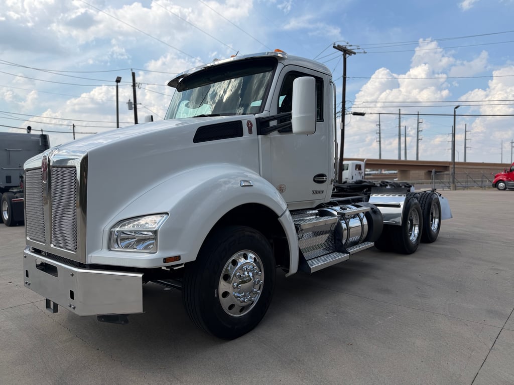 2022 Kenworth T880 in Fort Worth, TX — photo 2
