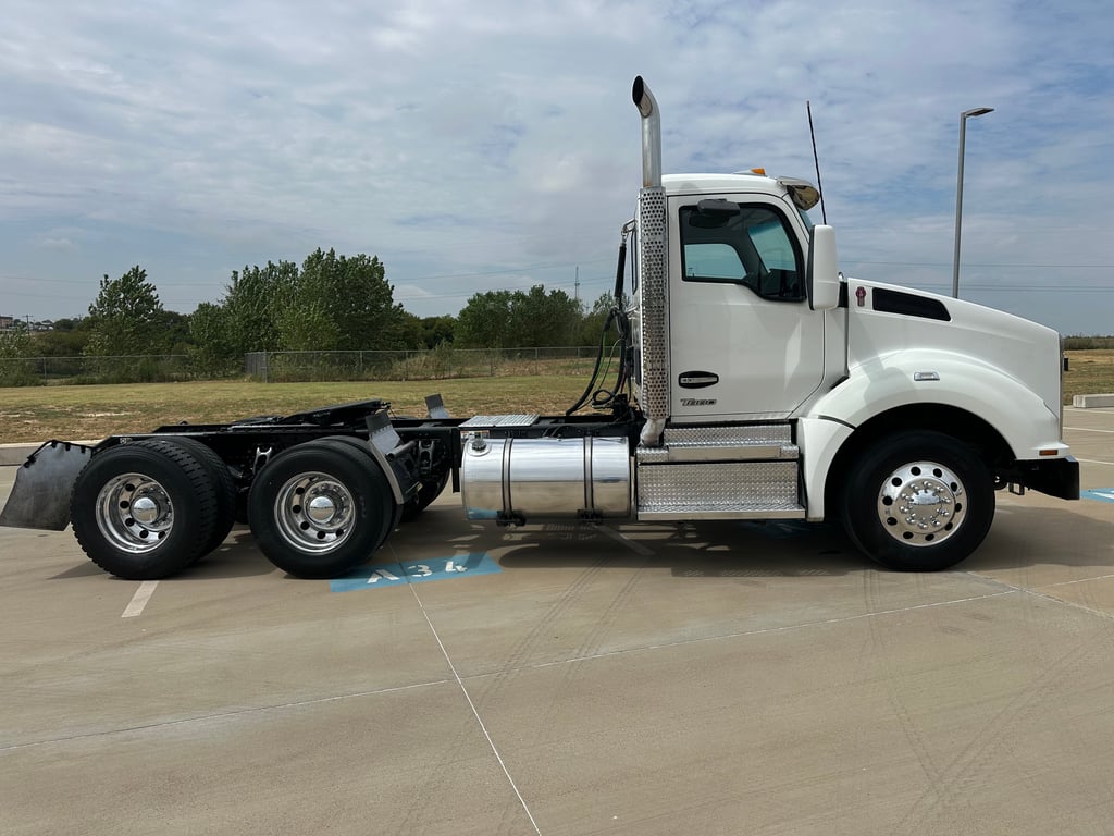 2022 Kenworth T880 in Fort Worth, TX — photo 2