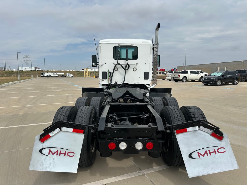 2022 Kenworth T880 in Fort Worth, TX — photo 4