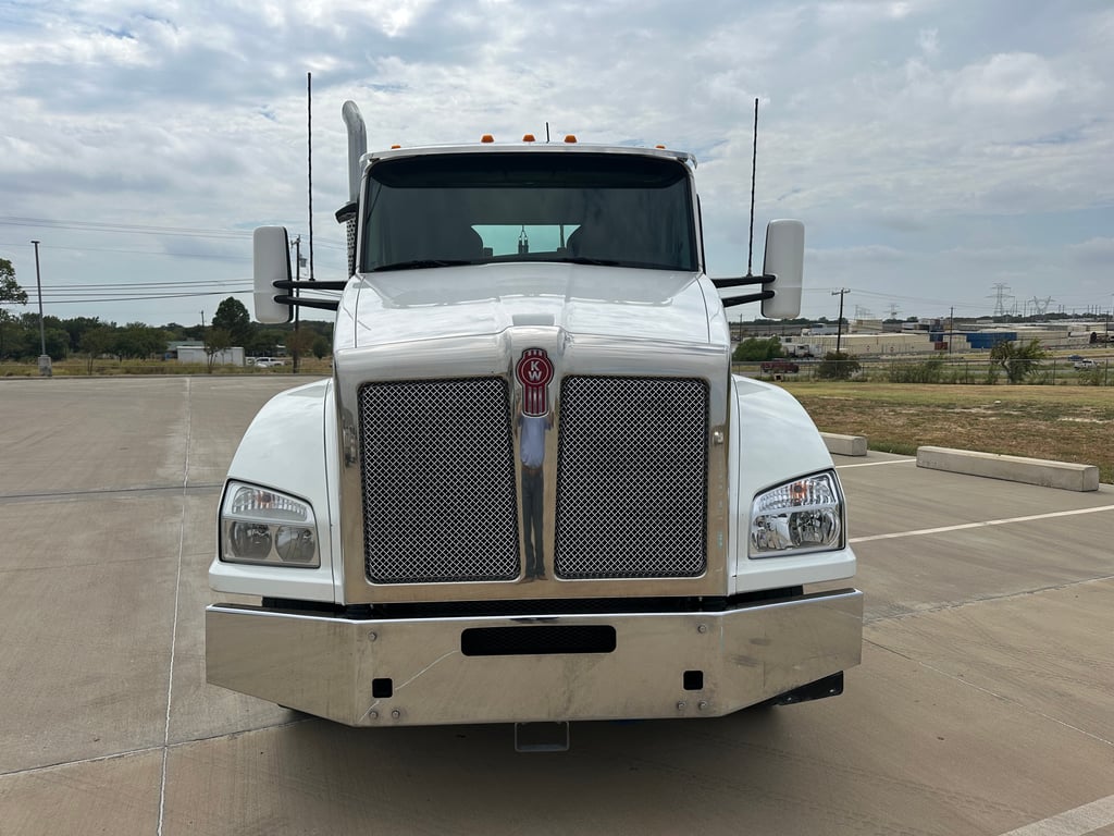 2022 Kenworth T880 in Fort Worth, TX — photo 8