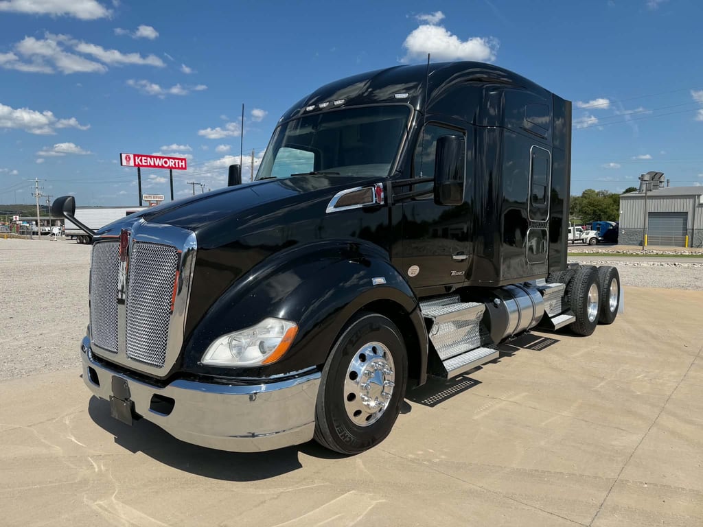 2022 Kenworth T680 in Tulsa, OK — photo 7