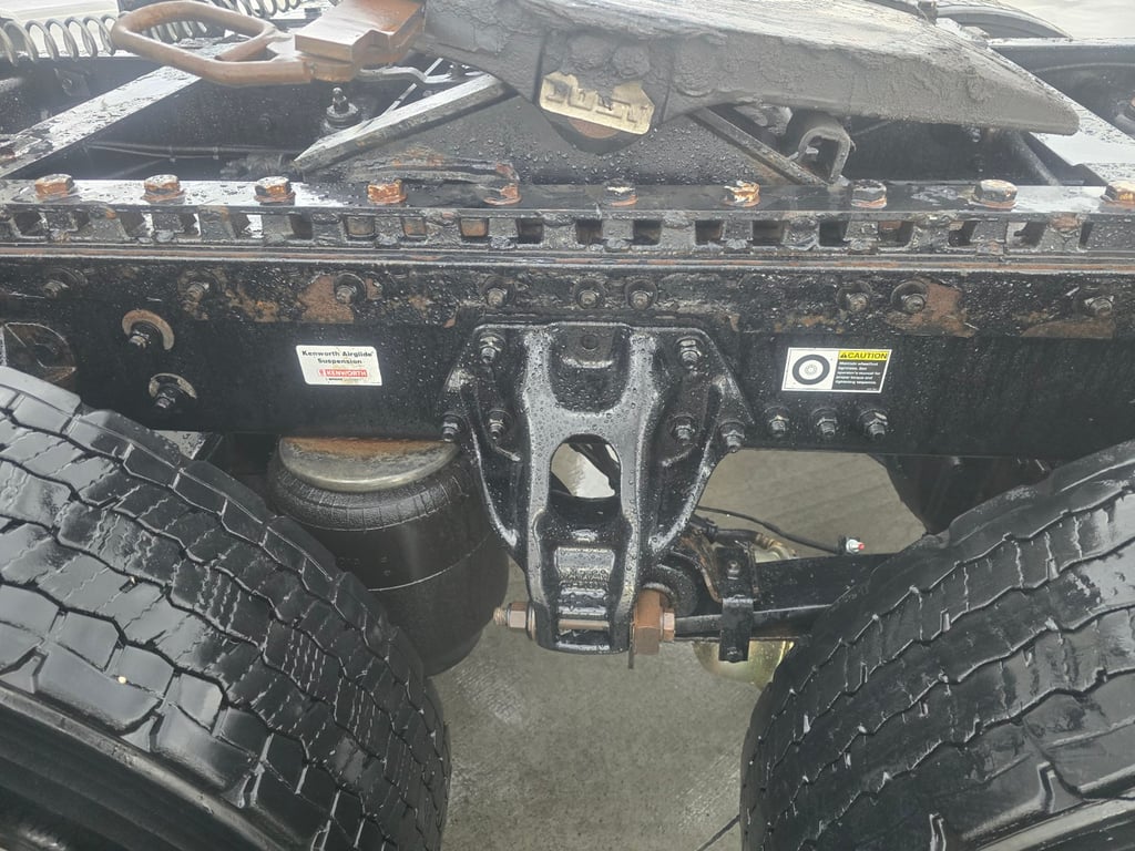 2021 Kenworth T680 in Des Moines — photo 4