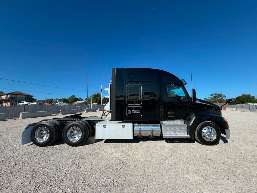 2023 Kenworth T680 in Tulsa, OK — photo 8