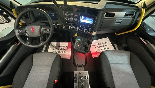 2027 Kenworth T880 in Denver, CO — photo 2