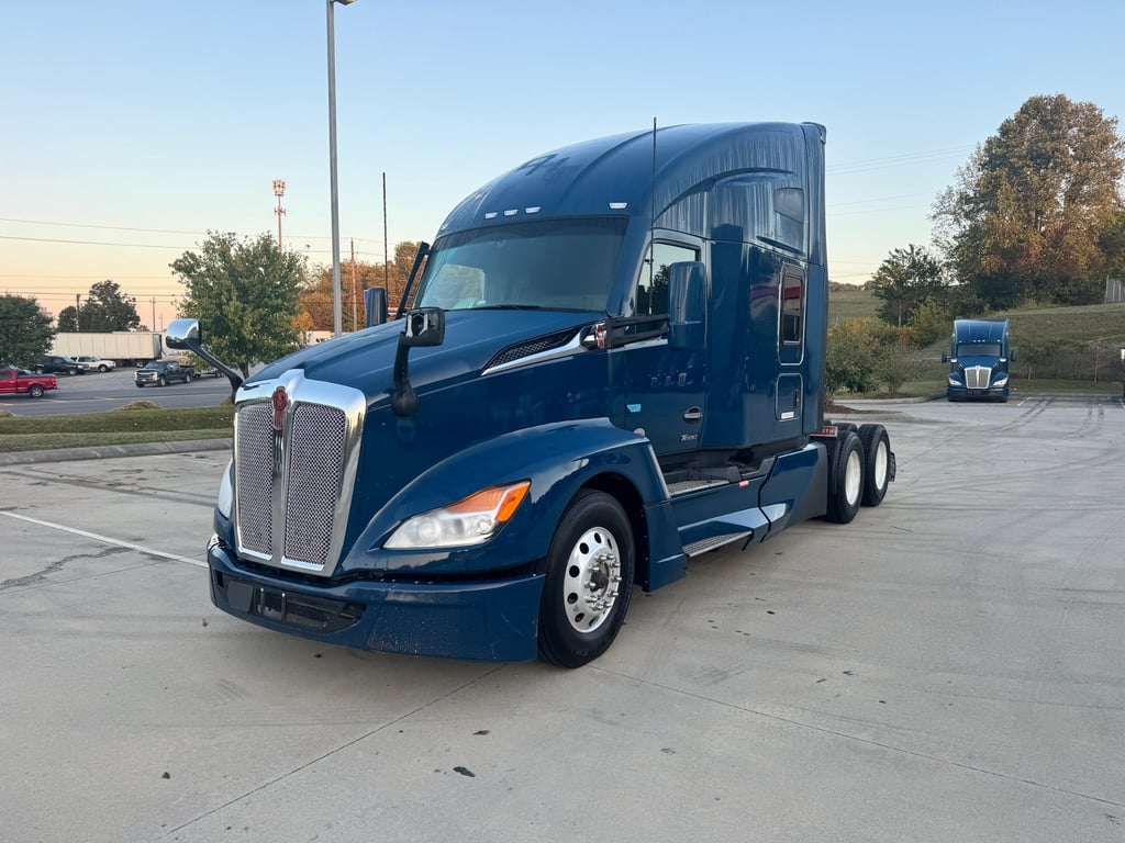 2024 Kenworth T680 in Kingsport, TN — photo 2