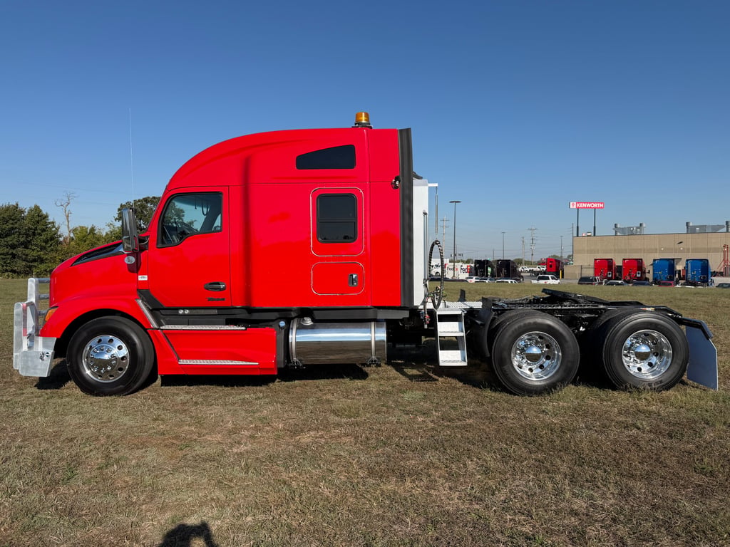 2022 Kenworth T680 in Joplin, MO — photo 5
