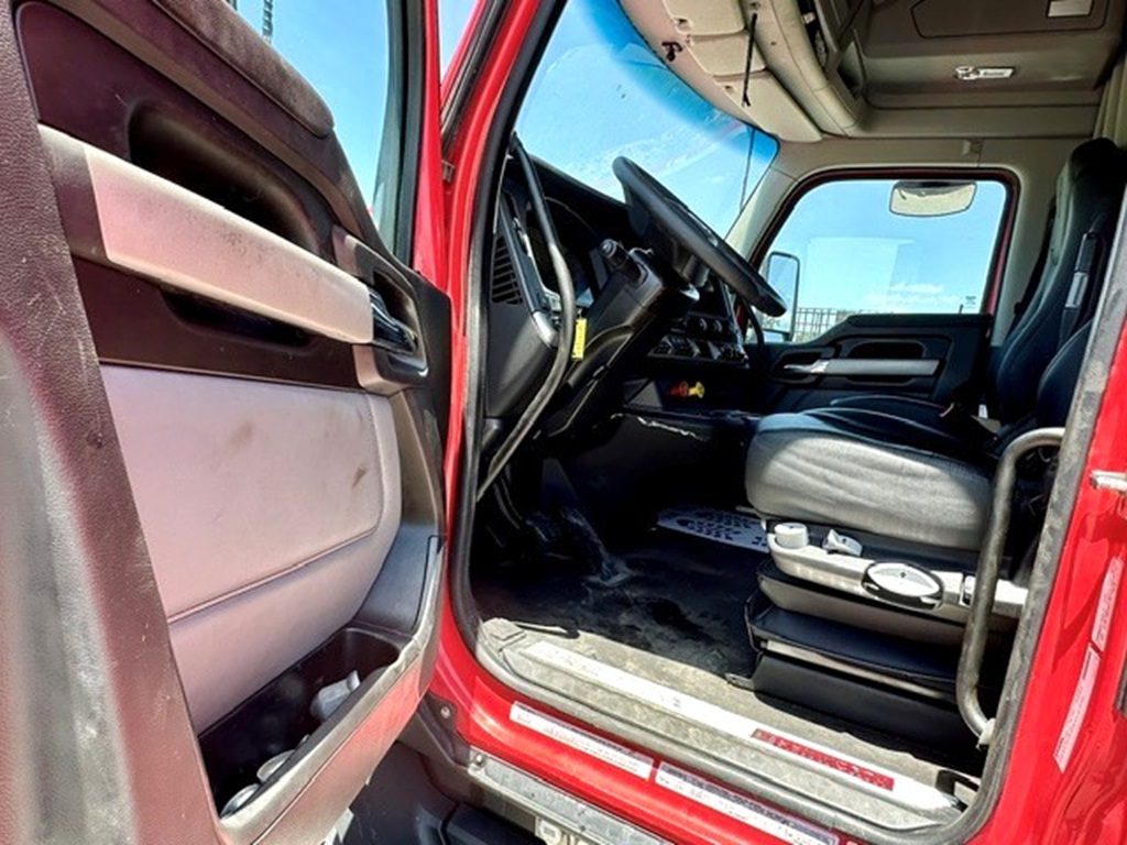 2022 Kenworth T680 in Little Rock, AR — photo 6