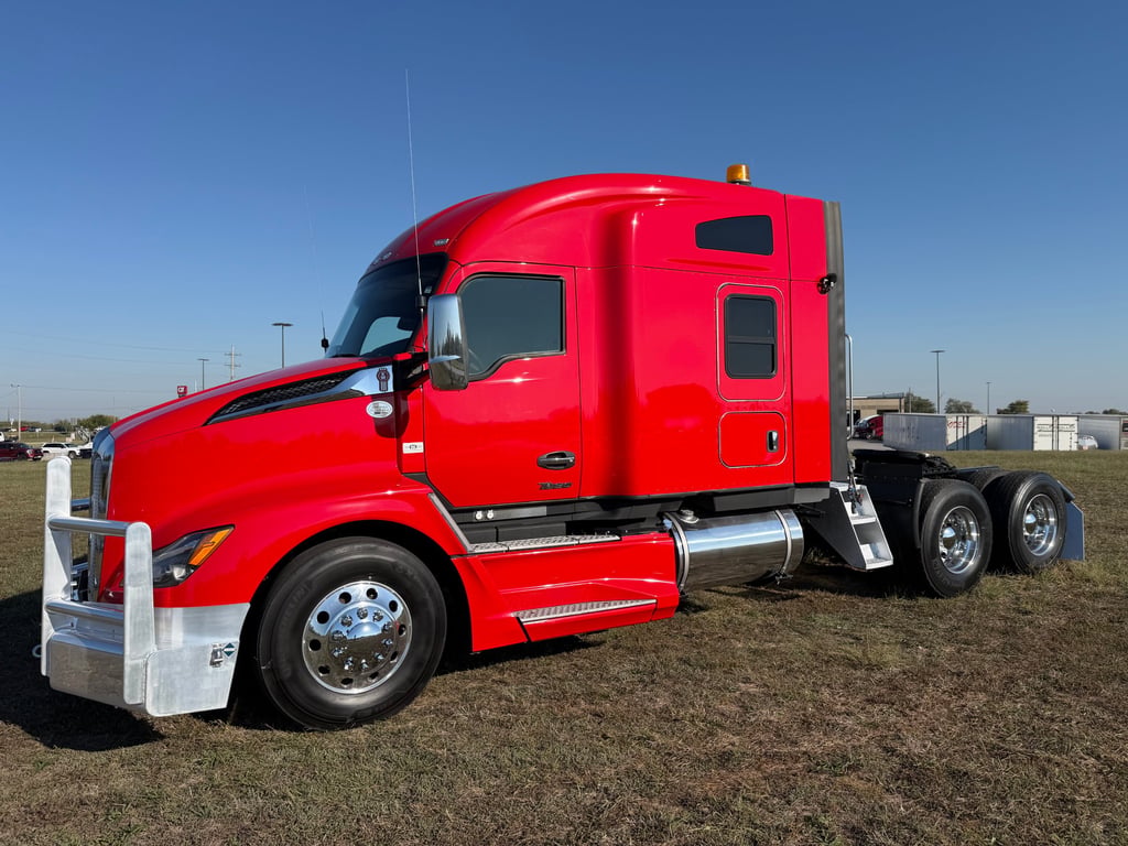 2023 Kenworth T680 in Joplin, MO — photo 6