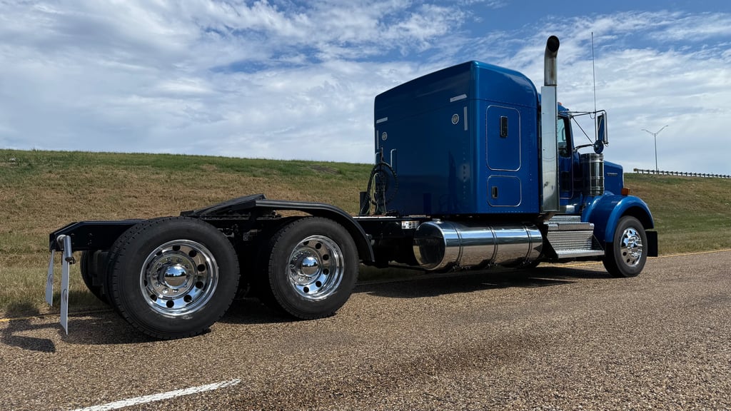 2024 Kenworth W900 in Texarkana, TX — photo 6