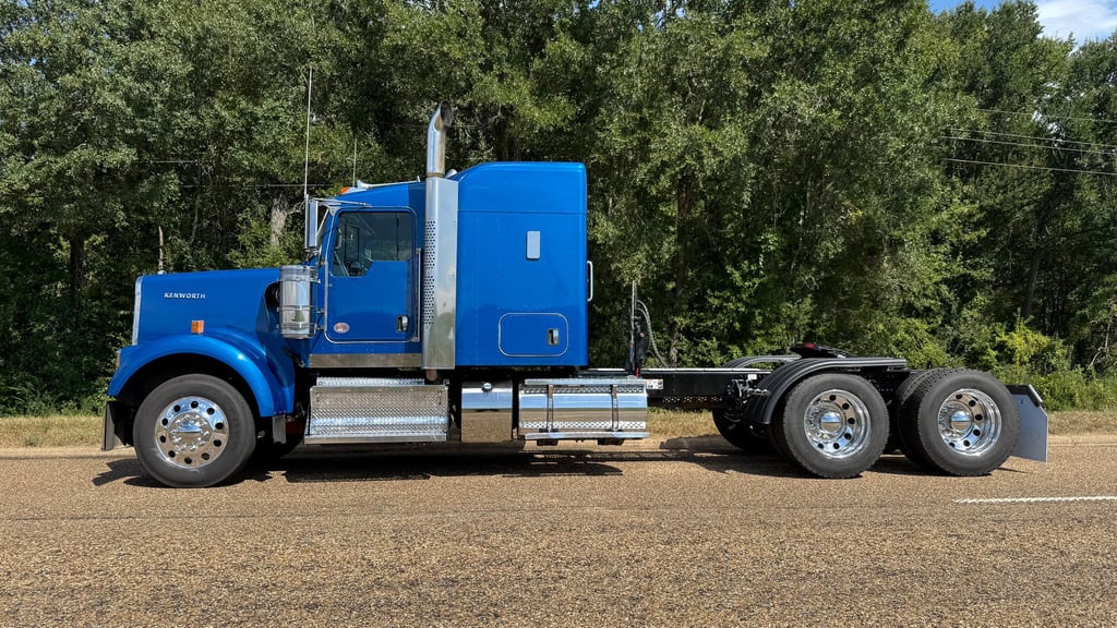 2024 Kenworth W900 in Texarkana, TX — photo 4